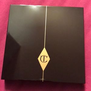 Brand new 🙌🏻🙌🏻 Charlotte Tilbury palette